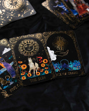 Load image into Gallery viewer, Moons Tarot